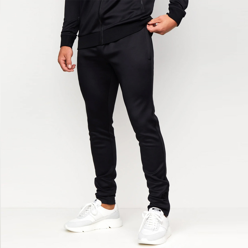 poly-overhead-tracksuit-black (4)