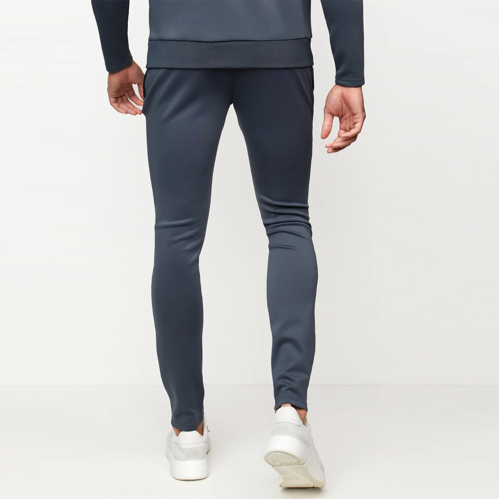 tracksuit-turbulence (5)