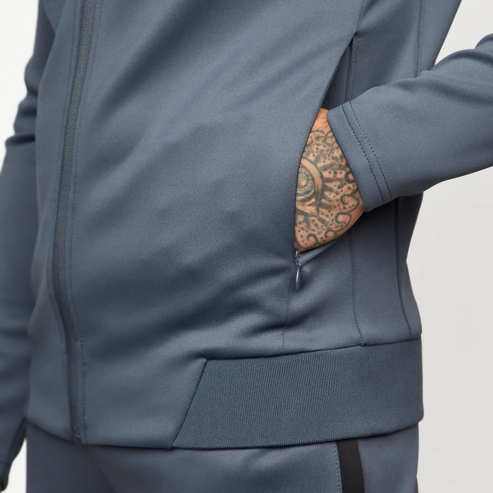 tracksuit-turbulence (7)